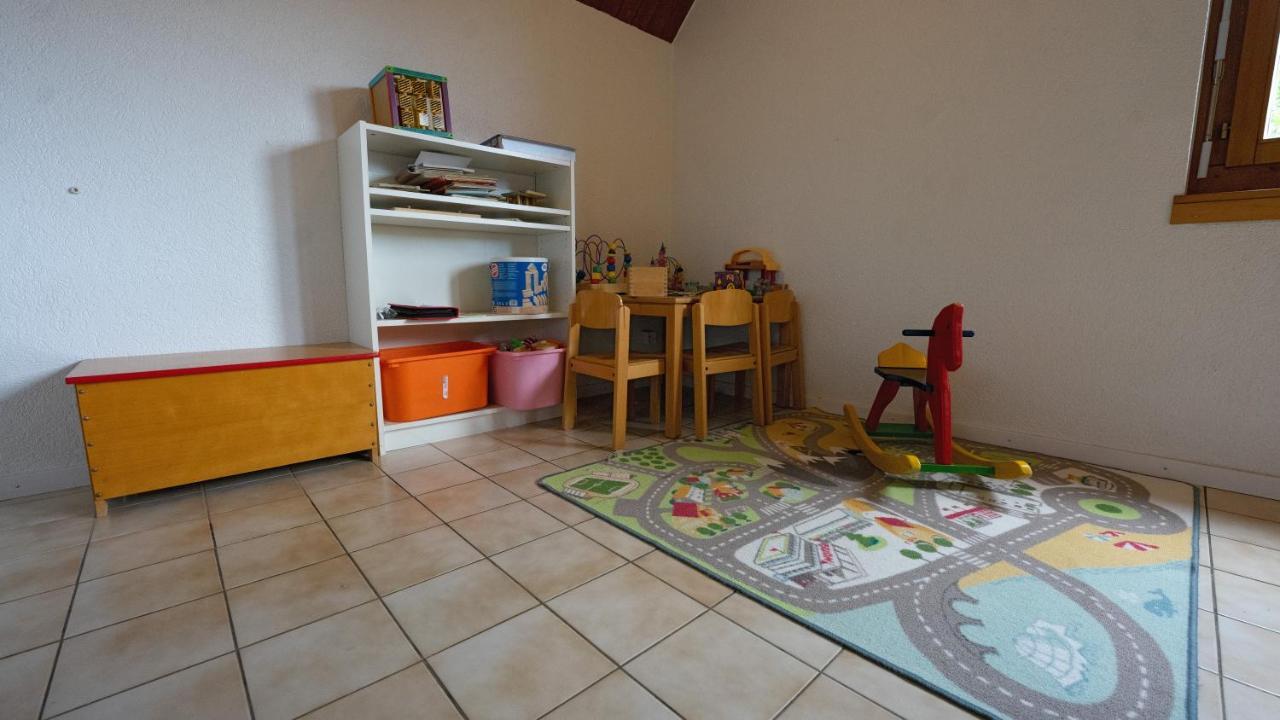 Delemont Youth Hostel Dış mekan fotoğraf