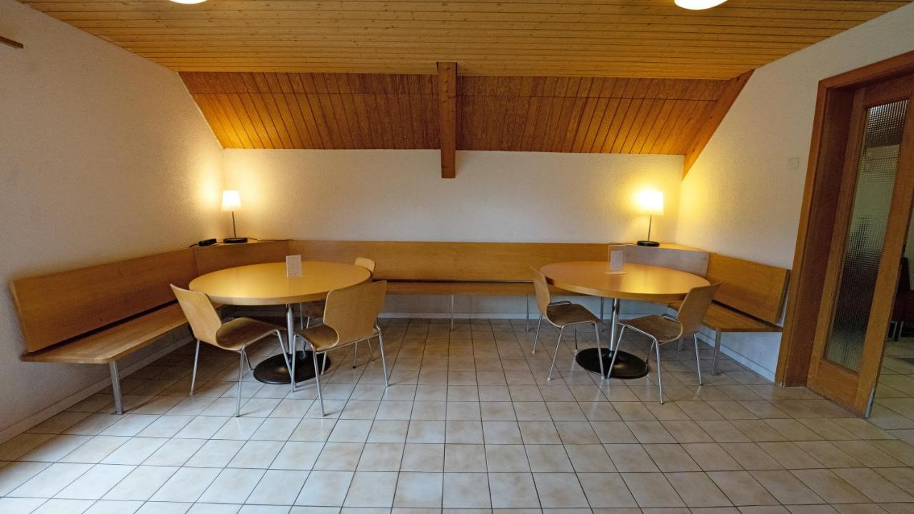 Delemont Youth Hostel Dış mekan fotoğraf