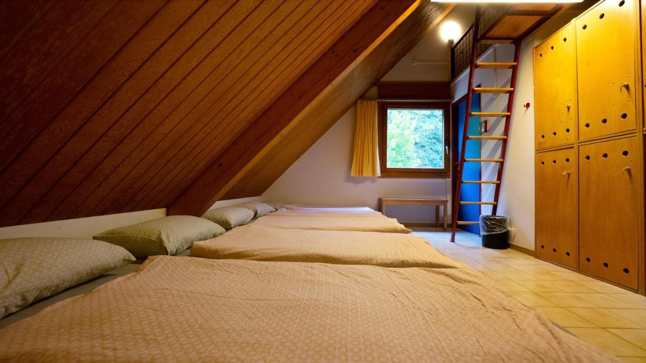 Delemont Youth Hostel Dış mekan fotoğraf
