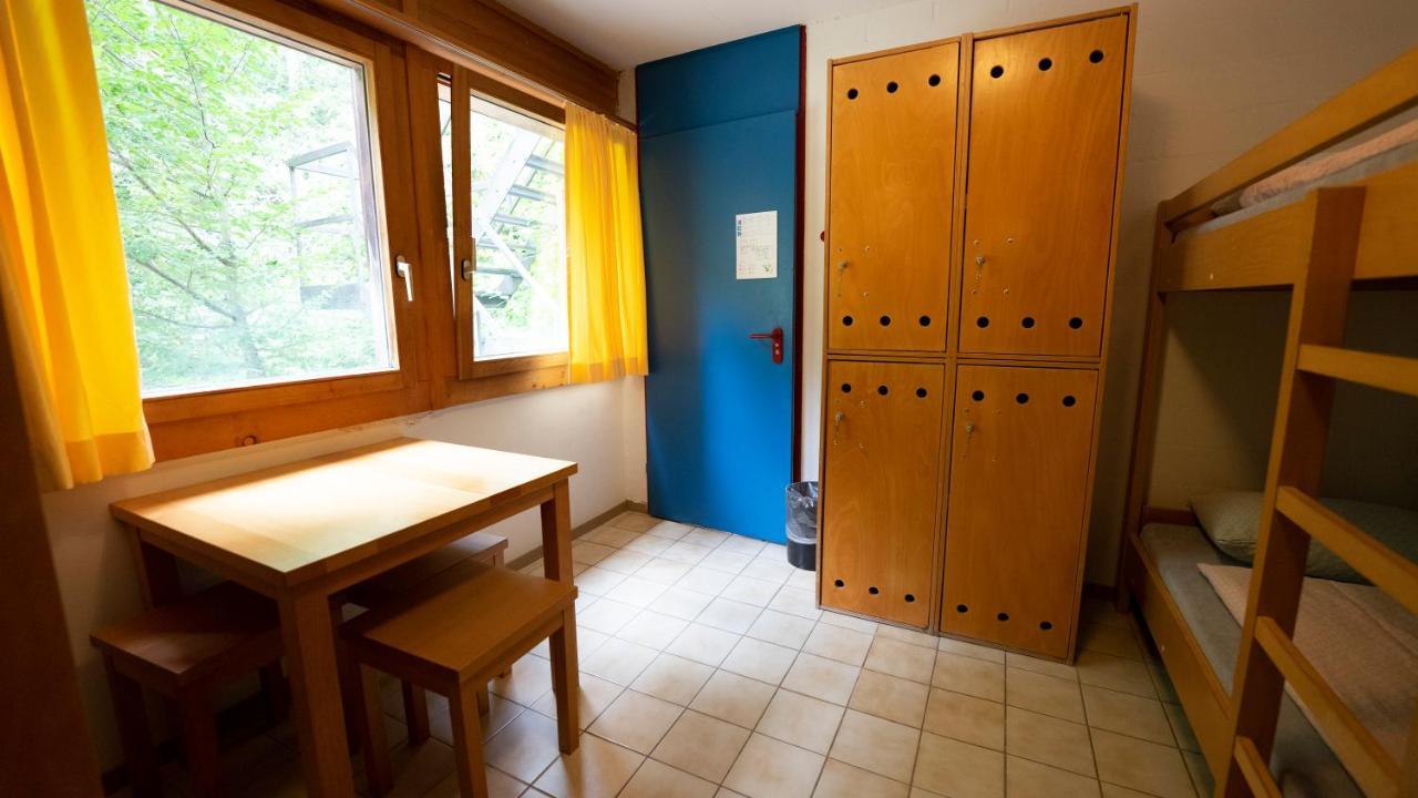 Delemont Youth Hostel Dış mekan fotoğraf