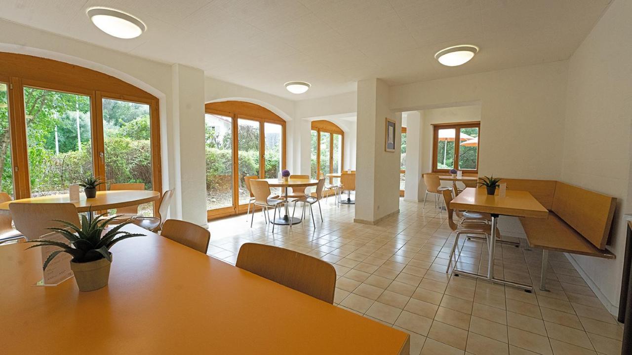 Delemont Youth Hostel Dış mekan fotoğraf